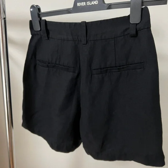 & Other Stories Linen Shorts in Black Size 4 - Picture 3 of 4